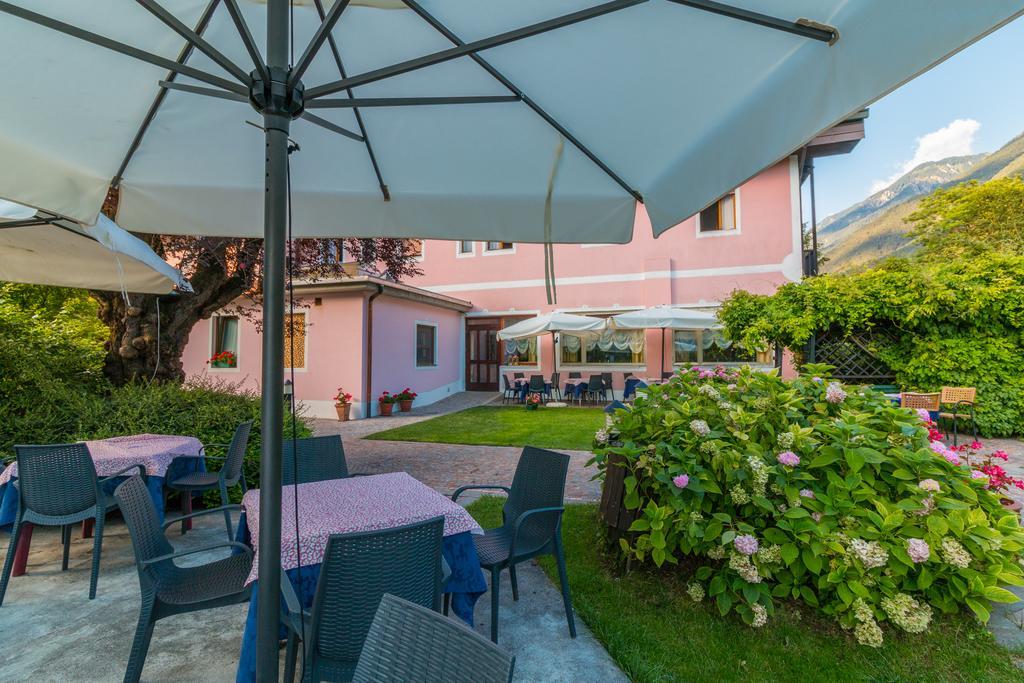 Hotel Aurora Cimego Bagian luar foto