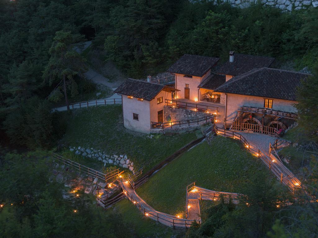Hotel Aurora Cimego Bagian luar foto